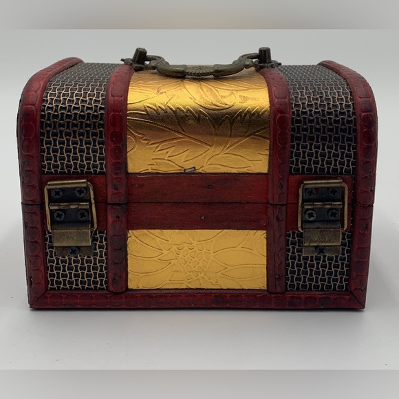 Set of Two Wooden Boxes with gold detail - Picture 5 of 10